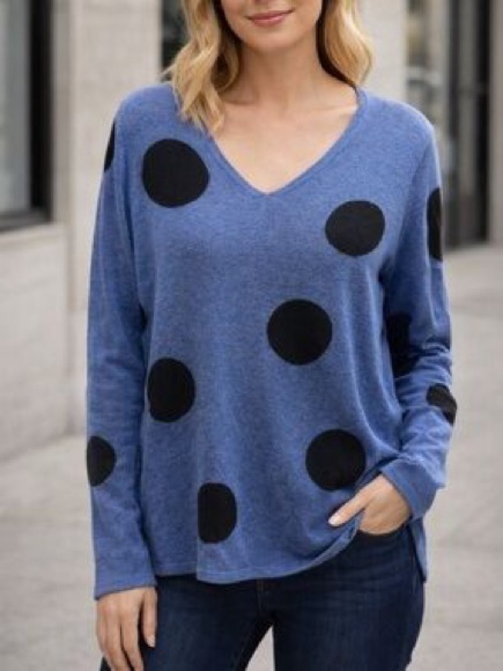 Chicos Size 4 Blue V-Neck Sweater with Black Polka Dots